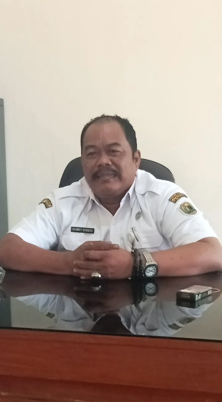 Camat Sragi Bantah Instruksikan Penarikan Rp150 Ribu, Tegaskan Tak Ada Pungutan dari Staf